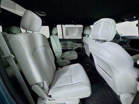 New 2026 Jeep Grand Wagoneer Limited AWD/4WD image 33