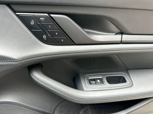 New 2026 Porsche Taycan 4S AWD/4WD image 18