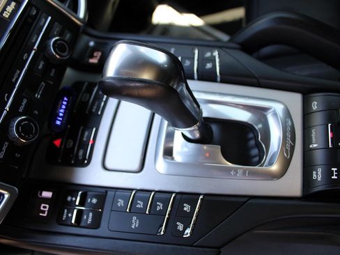 Used 2016 Porsche Cayenne GTS AWD/4WD image 27