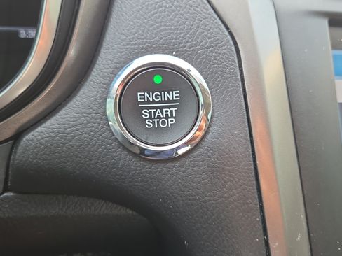 Used 2017 Ford Fusion SE w/ Equipment Group 201A FWD image 39