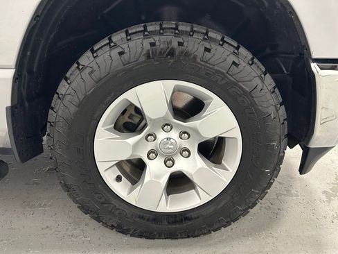 Used 2019 RAM 1500 Big Horn AWD/4WD image 60