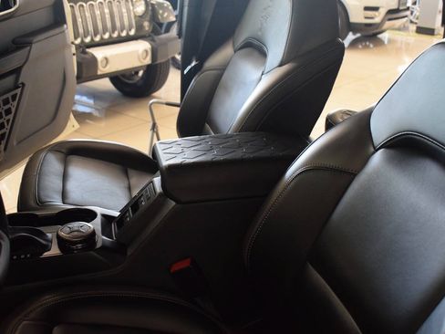 Used 2025 Ford Bronco Outer Banks AWD/4WD image 92