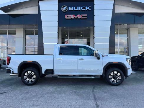 New 2026 GMC Sierra 2500 Denali w/ Denali Reserve Package image 2