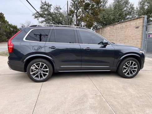 Used 2017 Volvo XC90 T6 Momentum w/ Vision Package image 13