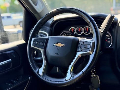 Used 2023 Chevrolet Silverado 2500 LT AWD/4WD image 20