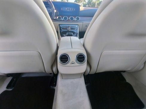 Used 2017 Mercedes-Benz E 300 image 29