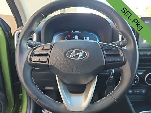 Used 2023 Hyundai Venue SEL FWD image 19