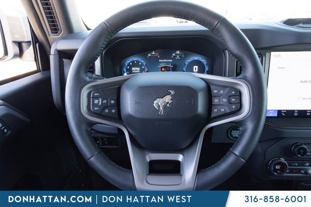 Used 2025 Ford Bronco Badlands AWD/4WD image 5
