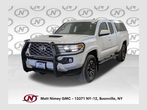 Used 2022 Toyota Tacoma TRD Sport w/ TRD Premium Sport Package AWD/4WD image 1