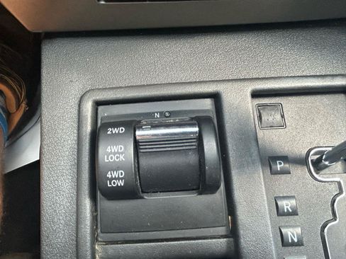 Used 2012 Jeep Liberty Sport AWD/4WD image 24