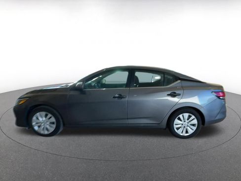 Used 2025 Nissan Sentra S image 9