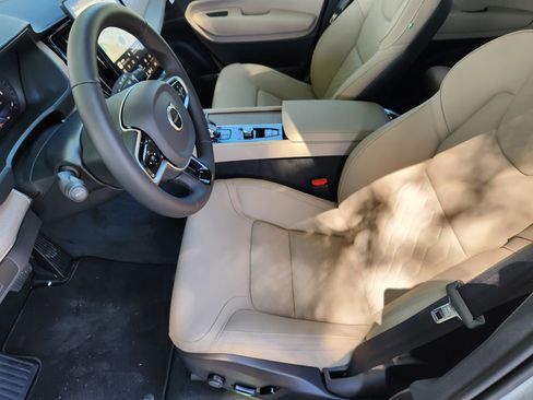 New 2026 Volvo XC90 B6 Plus w/ Protection Package Premier image 15