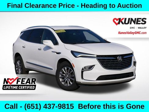 Used 2023 Buick Enclave Essence AWD/4WD image 1