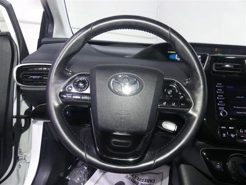 Used 2022 Toyota Prius AWD image 30