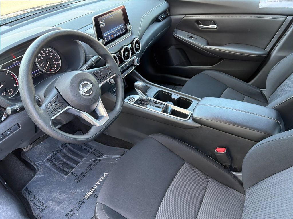 Used 2024 Nissan Sentra SV FWD image 9