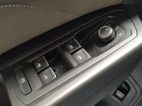 Used 2021 Volkswagen Atlas Cross Sport SE w/ Panoramic Sunroof Package FWD image 27
