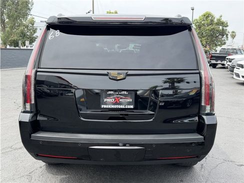 Used 2018 Cadillac Escalade Luxury image 5
