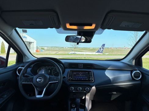 Used 2025 Nissan Versa SV image 31