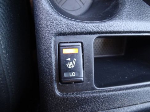 Used 2016 Nissan Rogue SV image 25