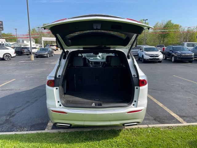 Used 2023 Buick Enclave Essence FWD image 7
