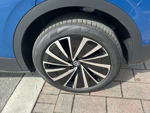 New 2025 Volkswagen ID.4 Pro image 8