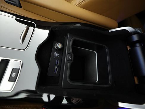 Used 2021 Land Rover Range Rover Autobiography Fifty Edition image 38