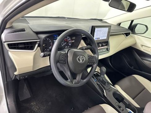 Used 2025 Toyota Corolla LE image 13