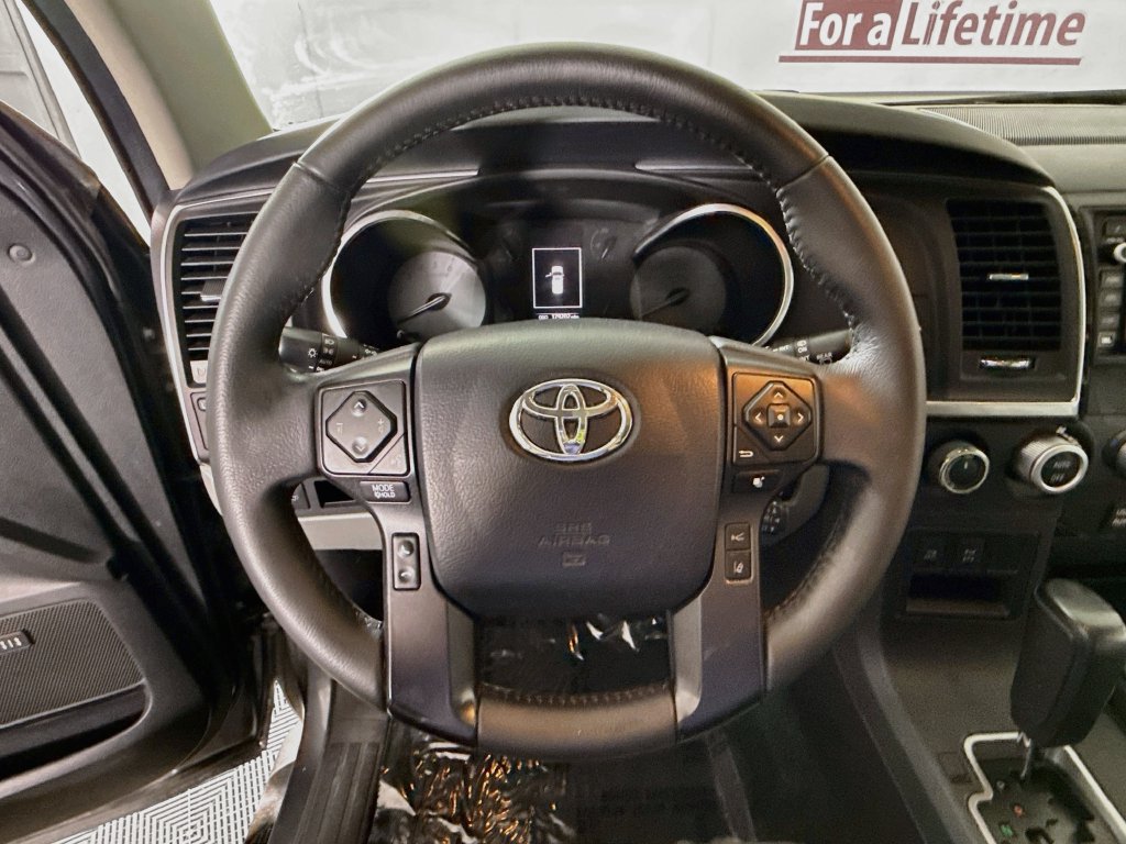 Used 2018 Toyota Sequoia Limited w/ Safety & Convenience Package AWD/4WD image 21