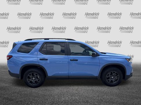 Used 2024 Honda Pilot TrailSport image 11