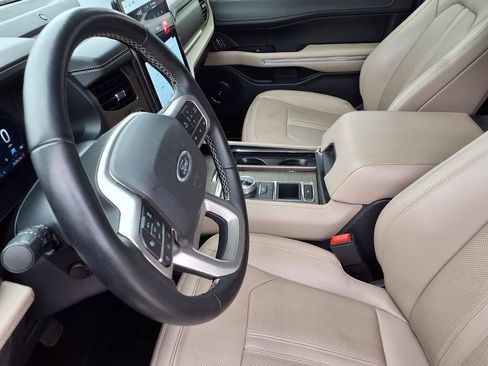 Used 2023 Ford Expedition Limited RWD image 17