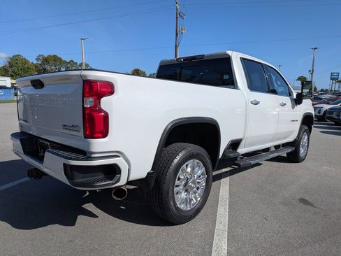 Used 2020 Chevrolet Silverado 2500 High Country image 3