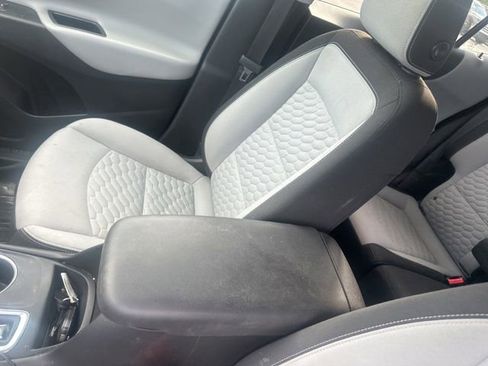 Used 2020 Chevrolet Equinox LS w/ LS Convenience Package FWD image 5