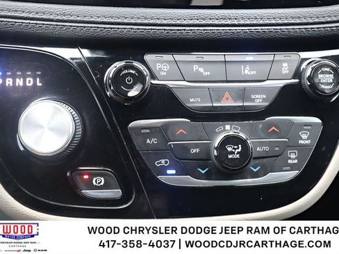 Used 2020 Chrysler Pacifica Limited w/ Advanced Safetytec Group FWD image 13