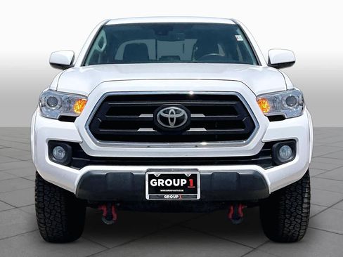 Used 2022 Toyota Tacoma SR5 RWD image 4