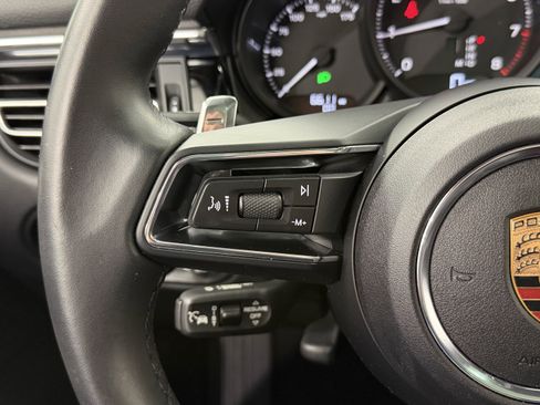 Certified 2025 Porsche Macan image 47