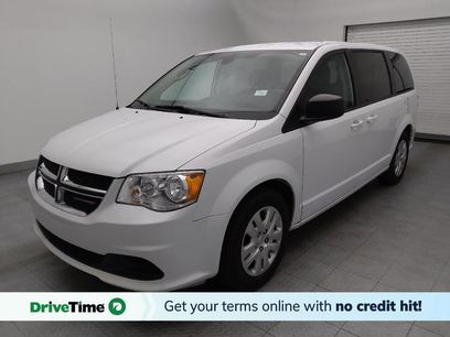 Used 2018 Dodge Grand Caravan SE w/ UConnect Hands-Free Group