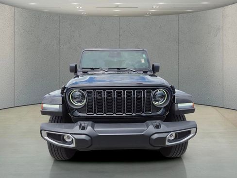 Used 2026 Jeep Gladiator Sport AWD/4WD image 11