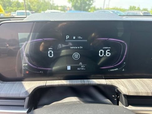 Certified 2024 Kia Telluride EX w/ EX Captain's Chair Package FWD image 23