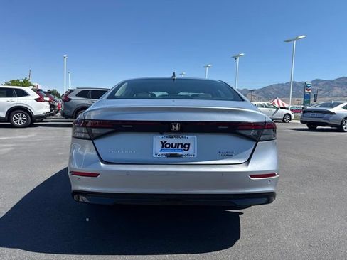 Used 2025 Honda Accord Touring image 6