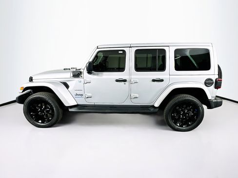 Used 2023 Jeep Wrangler Sahara w/ Cold Weather Group image 4
