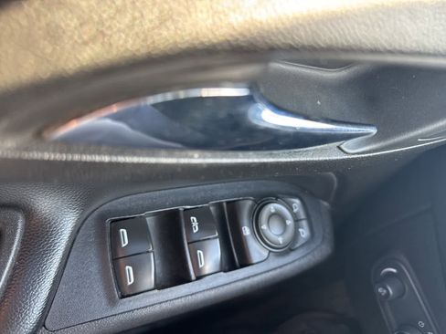 Used 2020 Chevrolet Equinox LT w/ Driver Convenience Package image 25