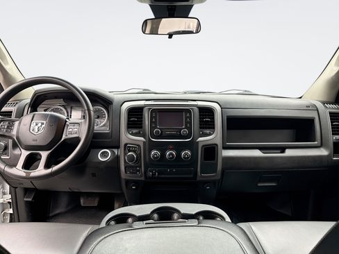 Used 2022 RAM 1500 Tradesman w/ Chrome Appearance Group image 14