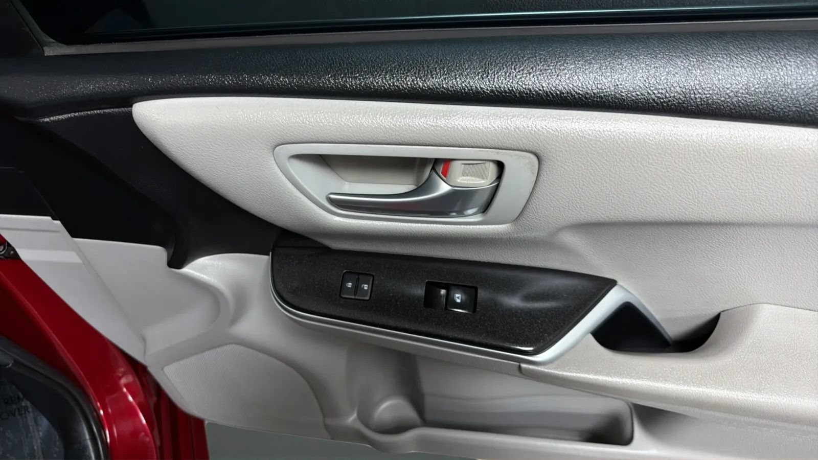 Used 2017 Toyota Camry SE w/ Protection Package (Q2) FWD image 18