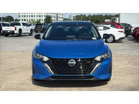 Used 2025 Nissan Sentra SR FWD image 9