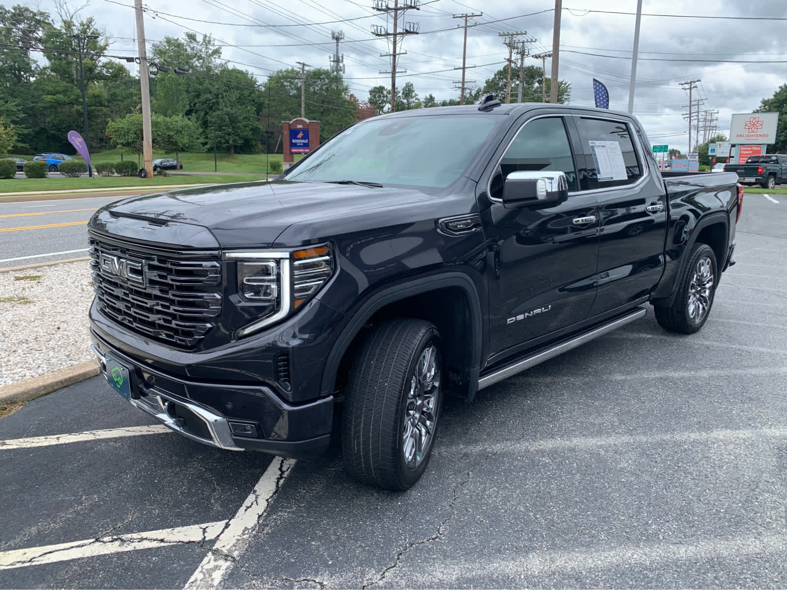 Used 2024 GMC Sierra 1500 Denali Ultimate AWD/4WD image 3