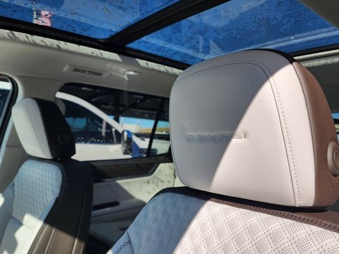 New 2026 GMC Acadia Denali image 18