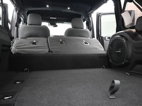 Used 2024 Jeep Wrangler Unlimited AWD/4WD image 21
