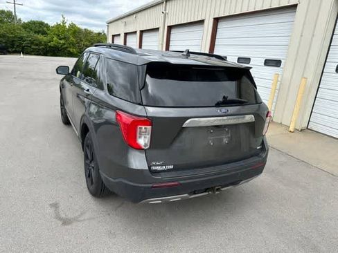 Used 2020 Ford Explorer XLT w/ Equipment Group 202A AWD/4WD image 17