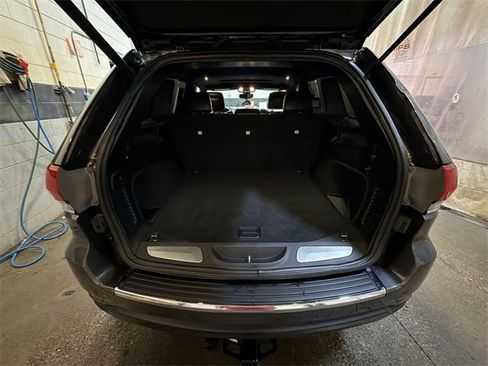 Used 2019 Jeep Grand Cherokee Limited image 25