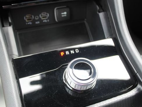 Used 2025 Jeep Grand Cherokee Altitude AWD/4WD image 25